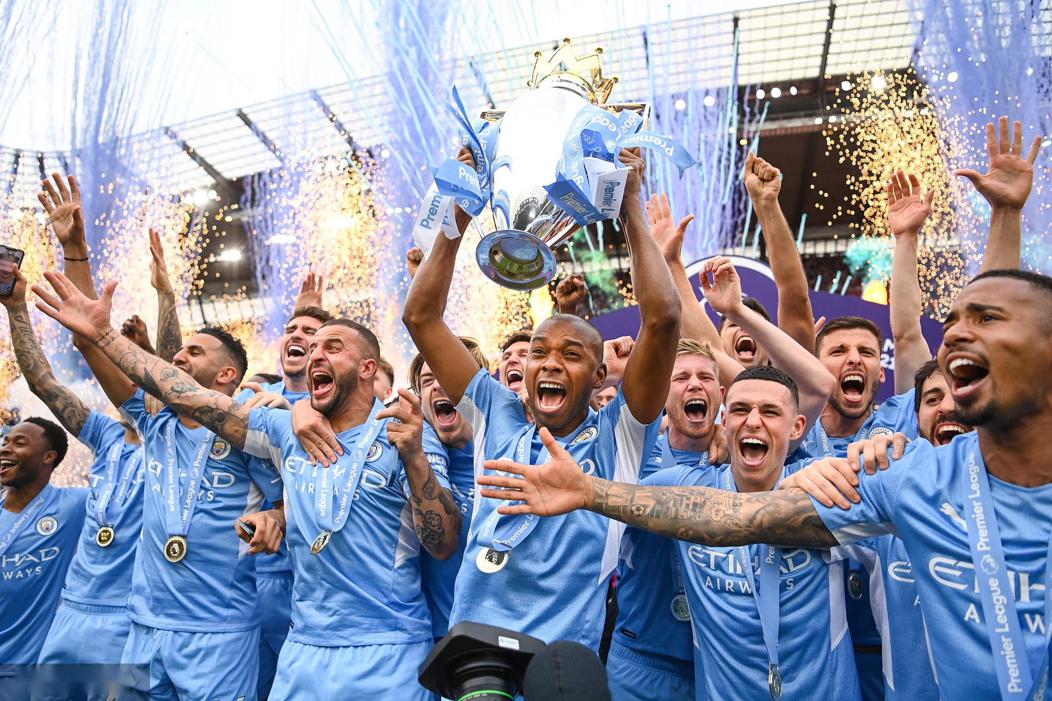 用团队防守 用团队防守